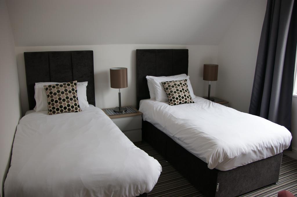One Helena Road Serviced Apartments Саутси Номер фото