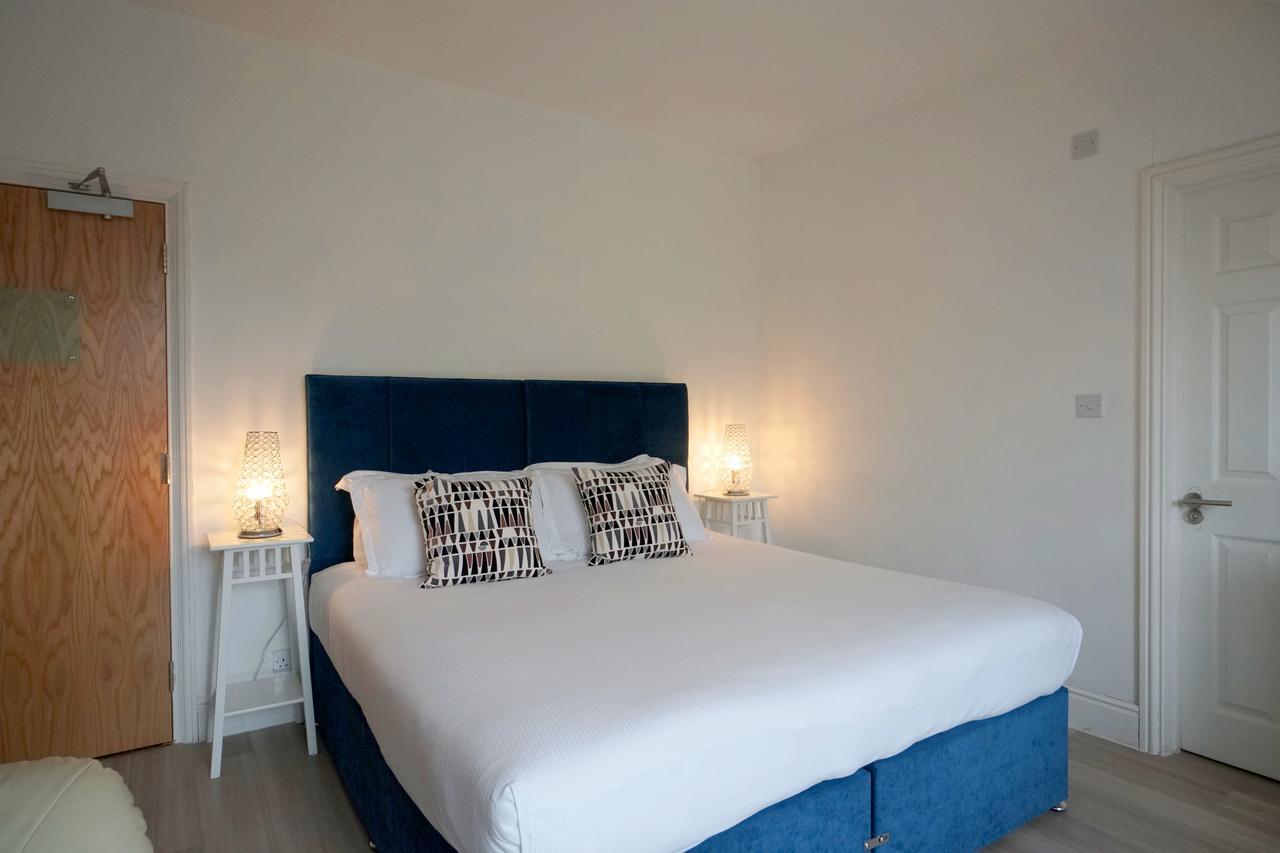 One Helena Road Serviced Apartments Саутси Экстерьер фото